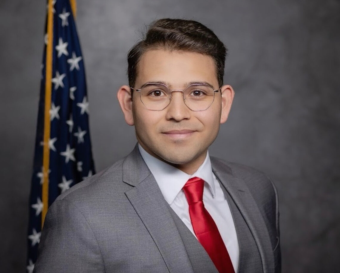 image-Isaac Gudino-10w1092-staff-listing-alt-block_d85d50a866ef0cfd29eef4a1945c180e